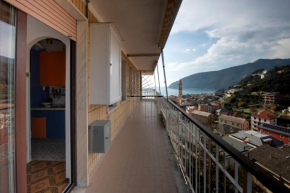 239 - Casa del Sole VISTA MARE Moneglia - 5Minuti a piedi dal Mare - Parcheggio Privato